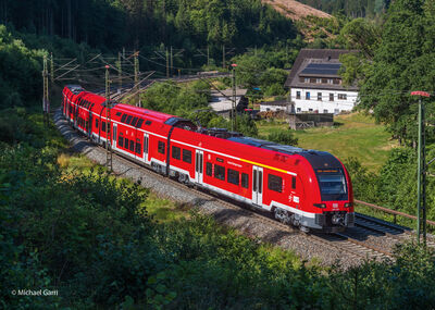 Trix H0 - 25462 - Elektrotriebzug Siemens Desiro HC - Artikelbild