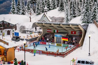 Faller H0 - 134005 - Kunsteisbahn mit bewegten Figuren - Artikelbild