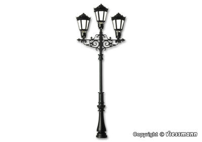 Viessmann H0 - 6398 - H0 Gaslaterne dreiflammig, 3 LEDs warmweiß - Artikelbild