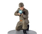 Viessmann H0 - 1531 - H0 Soldat, kniend mit Gewehr und Mündungsfeuer - Artikelbild