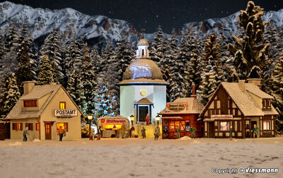 Vollmer H0 - 42413 - H0 Weihnachtsdorf mit LED-Beleuchtung, Funktionsbausatz - Artikelbild