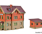 Vollmer H0 - 43529 - H0 Bahnwärterhaus Esslingen mit Hühnerstall und Gartenzaun - Artikelbild