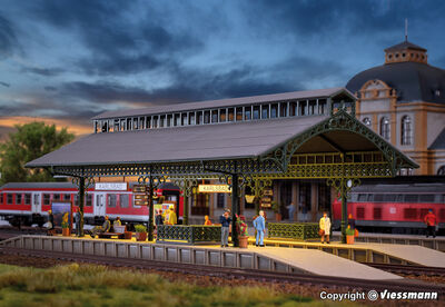 Vollmer H0 - 43545 - H0 Bahnsteighalle mit LED-Beleuchtung, Funktionsbausatz - Artikelbild