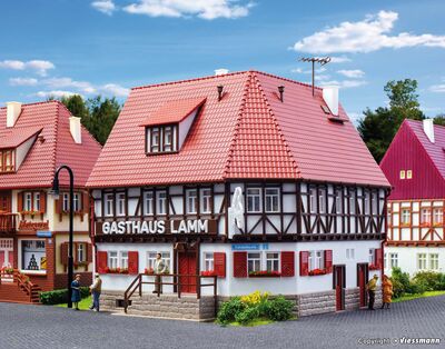 Vollmer H0 - 43645 - H0 Gasthaus Lamm - Artikelbild