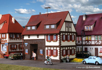 Vollmer H0 - 43653 - H0 Wohnhaus - Artikelbild