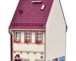 Vollmer H0 - 43670 - H0 Wohnhaus Bahnhofstraße 11 - Artikelbild