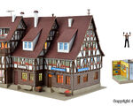Vollmer H0 - 43693 - H0 Rathaus, Polizeiwache und Gefängnis mit Innen- einrichtung und LED-Beleuchtung, Funktionsbausatz - Artikelbild