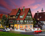Vollmer H0 - 43695 - H0 Café-Bistro mit Inneneinrichtung und LED-Beleuchtung, Funktionsbausatz - Artikelbild