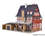 Vollmer H0 - 43696 - H0 Dorfschmiede mit Zubehör - Artikelbild
