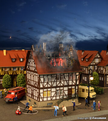 Vollmer H0 - 43728 - H0 Brennendes Haus - Artikelbild