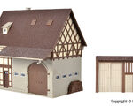 Vollmer H0 - 43731 - H0 Bauernhaus mit Scheune und Hoftor - Artikelbild