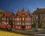 Vollmer H0 - 43807 - H0 Eisenbahner-Wohnhaus, Eckhaus - Artikelbild