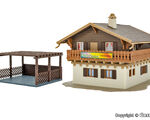 Vollmer H0 - 43961 - H0 Pension mit Carport - Artikelbild