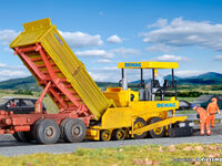 Kibri H0 - 11652 - H0 DEMAG Straßendeckenfertiger