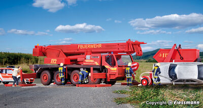 Kibri H0 - 13041 - H0 Feuerwehr Kranwagen LIEBHERR LTM 1050/4 - Artikelbild