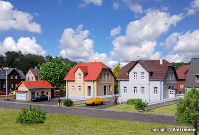 Kibri Z - 36827 - Z Siedlungshaus Ruhrstraße, 2 Stück und ein Nebengebäude - Artikelbild
