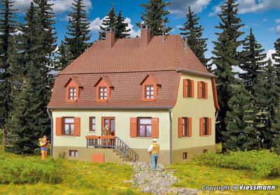 Kibri H0 - 38166 - H0 Wohnhaus mit Walmdach - Artikelbild