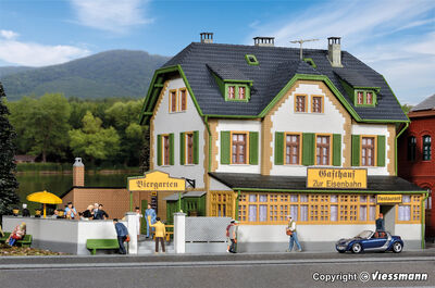 Kibri H0 - 38197 - H0 Gaststätte zur Eisenbahn - Artikelbild