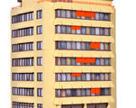 Kibri H0 - 38218 - H0 Hochhaus mit Ladenpassage und Penthauswohnung inkl. Etageninnenbeleuchtung - Artikelbild