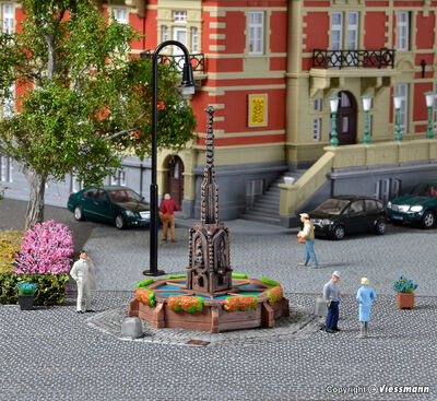 Kibri H0 - 38910 - H0 Rathaus Brunnen - Artikelbild