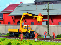 Kibri H0 - 14991 - H0 Zweiwege UNIMOG GleisBau mit Arbeitskran und Korb **Auslauf**