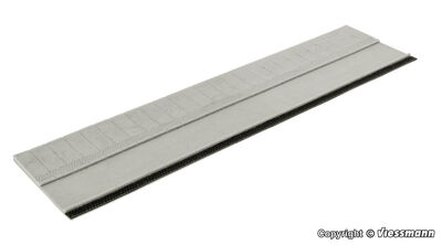 Vollmer H0 - 48254 - H0 Gehweg mit Bordstein für Seitenstreifen aus Steinkunst - Artikelbild