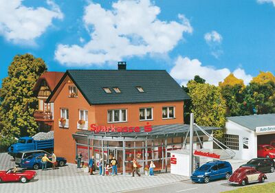 Faller H0 - 130480 - Sparkasse mit Autoschalter - Artikelbild