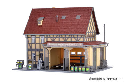 Vollmer 43682 Landmaschinen-Reparaturwerkstatt Spur H0 NEU - OVP - Artikelbild