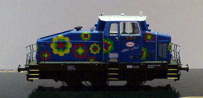 Hobbytrade ADE 155009 DHG 500 Henkel AG (Alter Herr) Ep. IV - VI NEU - OVP - Artikelbild