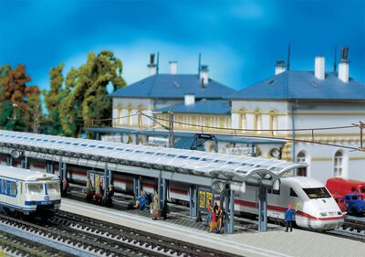 Faller - 222121 - 2 ICE-Bahnsteige - Artikelbild