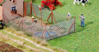 Faller - 180414 - Maschendrahtzaun mit Holzpfosten, 340 mm - Artikelbild