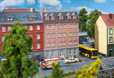 Faller - 130627 - Stadthaus mit Kanzlei - Artikelbild