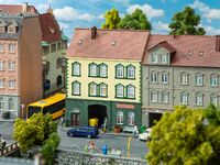 Faller - 130628 - Stadthaus mit Modellbaugeschäft