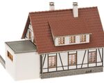 Faller H0 - 130215 - Fachwerkhaus mit Garage - Artikelbild