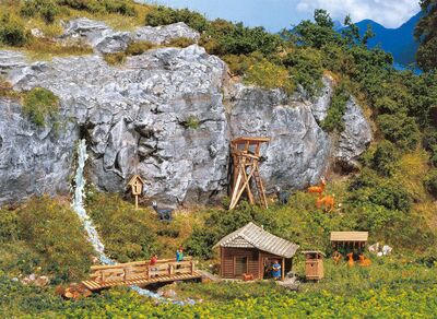 Faller N - 272532 - Jagdhütte mit Hochsitz - Artikelbild