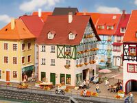 Faller H0 - 130492 - Stadthaus mit Passage