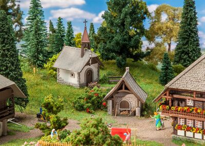 Faller H0 - 130571 - Hofkapelle und Backhaus - Artikelbild