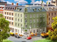 Faller N - 232313 - Stadteckhaus mit Kneipe