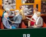 Faller - 331503 - 6 sitzende Waggon-Reisende III - Artikelbild