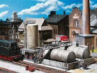 Faller H0 - 120157 - Öllager mit Dieseltankstelle und Ölkran