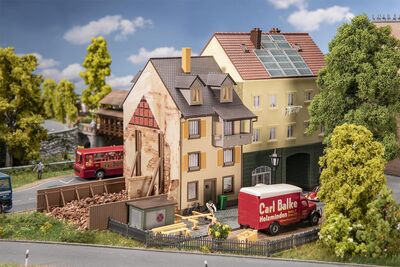 Faller H0 - 130692 - Altstadthaus mit Bretterzaun - Artikelbild