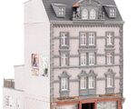 Faller H0 - 130705 - Stadthaus mit Reparaturwerkstatt - Artikelbild