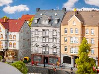 Faller H0 - 130705 - Stadthaus mit Reparaturwerkstatt