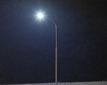 Faller H0 - 180100 - LED-Straßenbeleuchtungen, Peitschenleuchte, kaltweiß, 3 Stück - Artikelbild